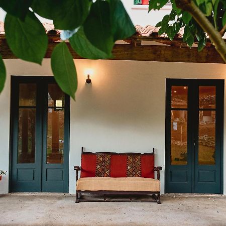 Epicos House, Your Home Away From Home. Nogueira  Eksteriør billede