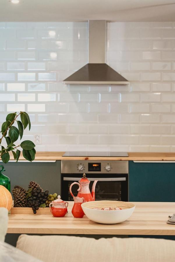 Epicos House, Your Home Away From Home. Nogueira  Eksteriør billede